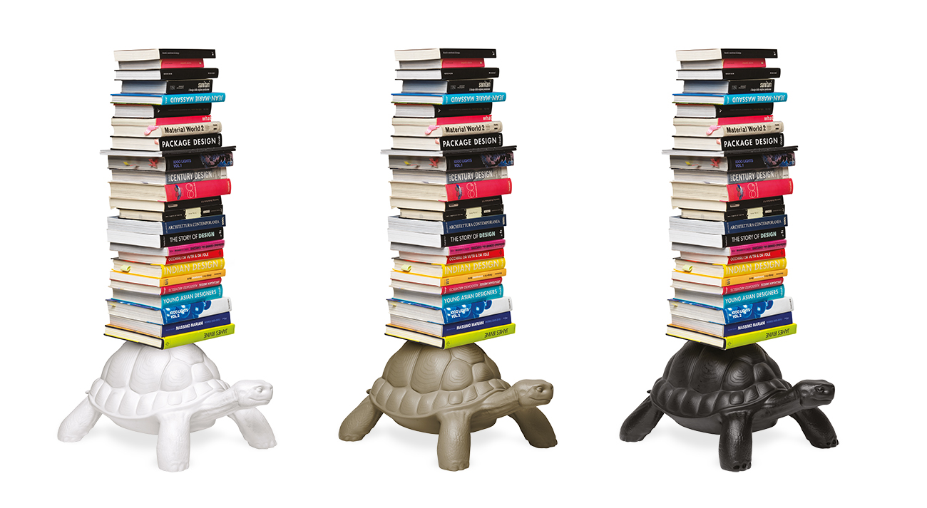 Qeeboo - Libreria Turtle Carry Nera - LONGHO